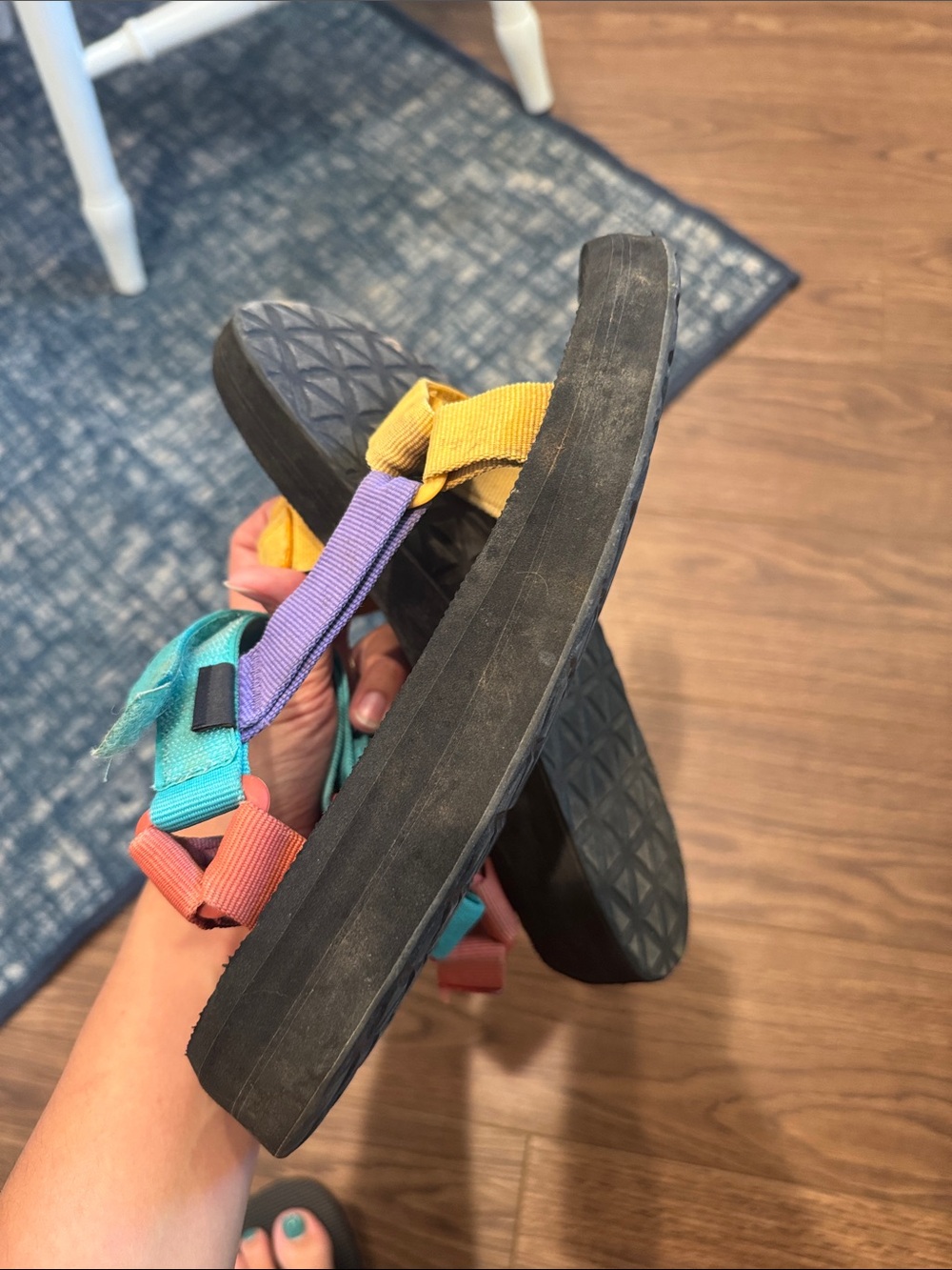 Tevas - Picture 3 of 3